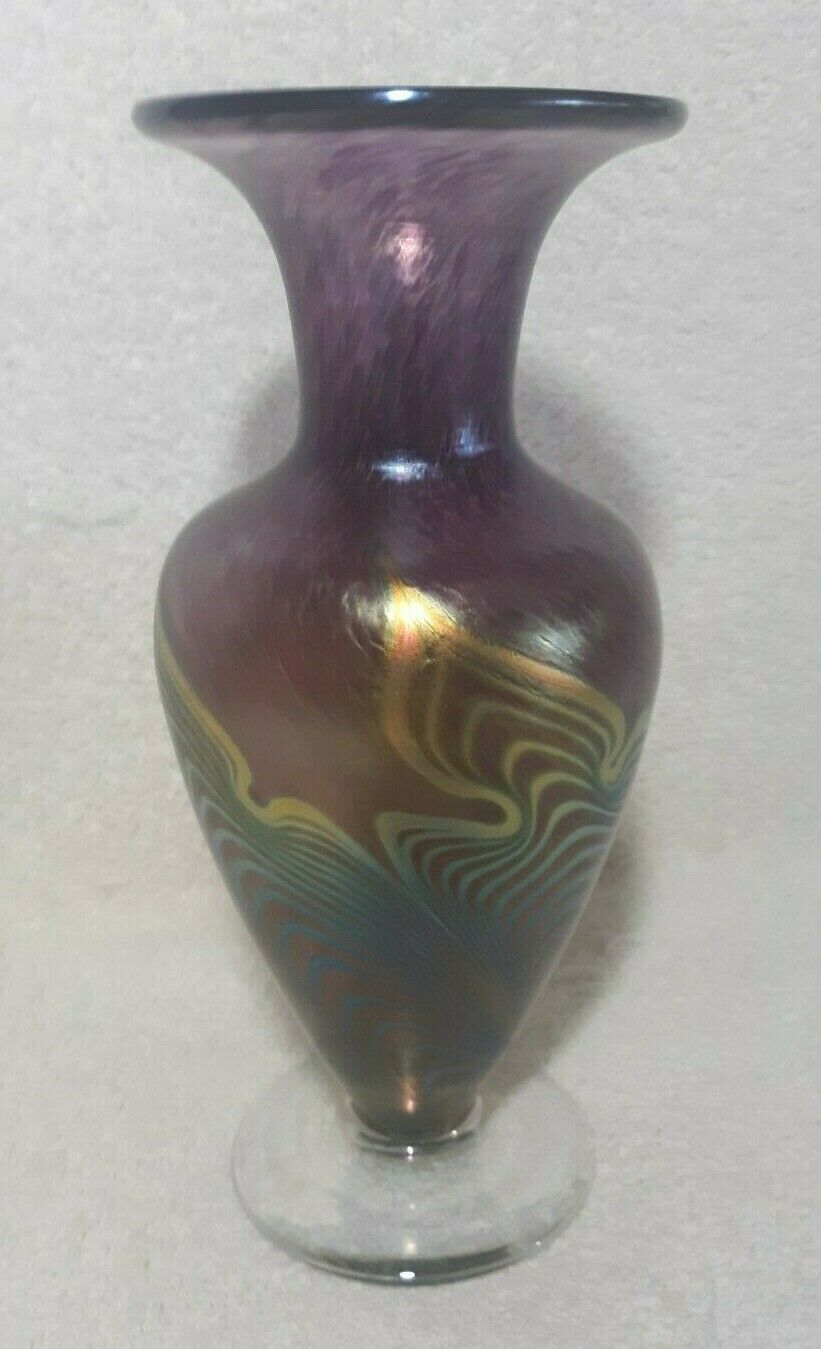 Robert Held Canada Art Glass Vase Iridescent Amethyst  7 3/4”