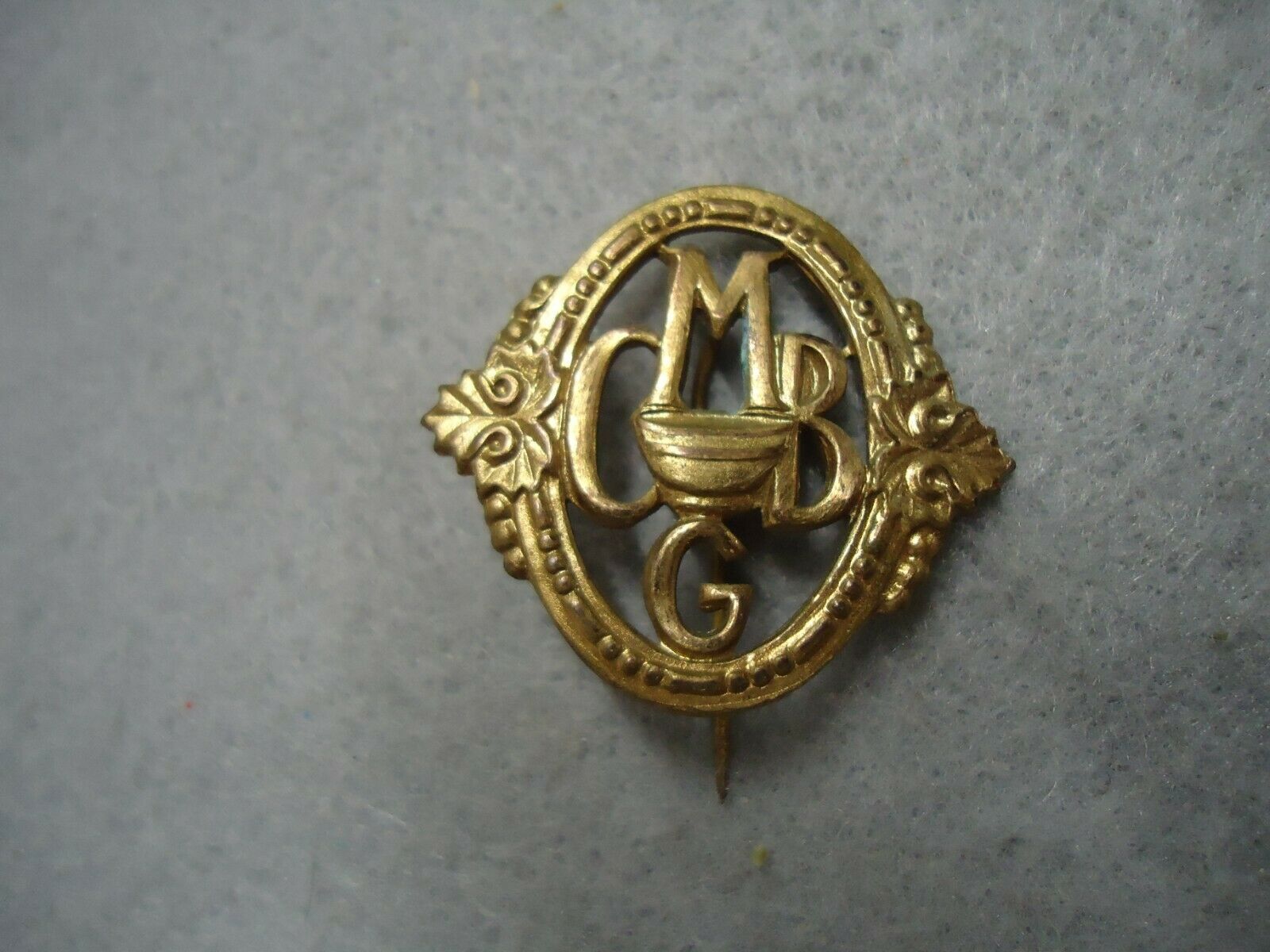 Victorian Detailed CMBG Oval Frame Scroll Decorated Brooch Pin
